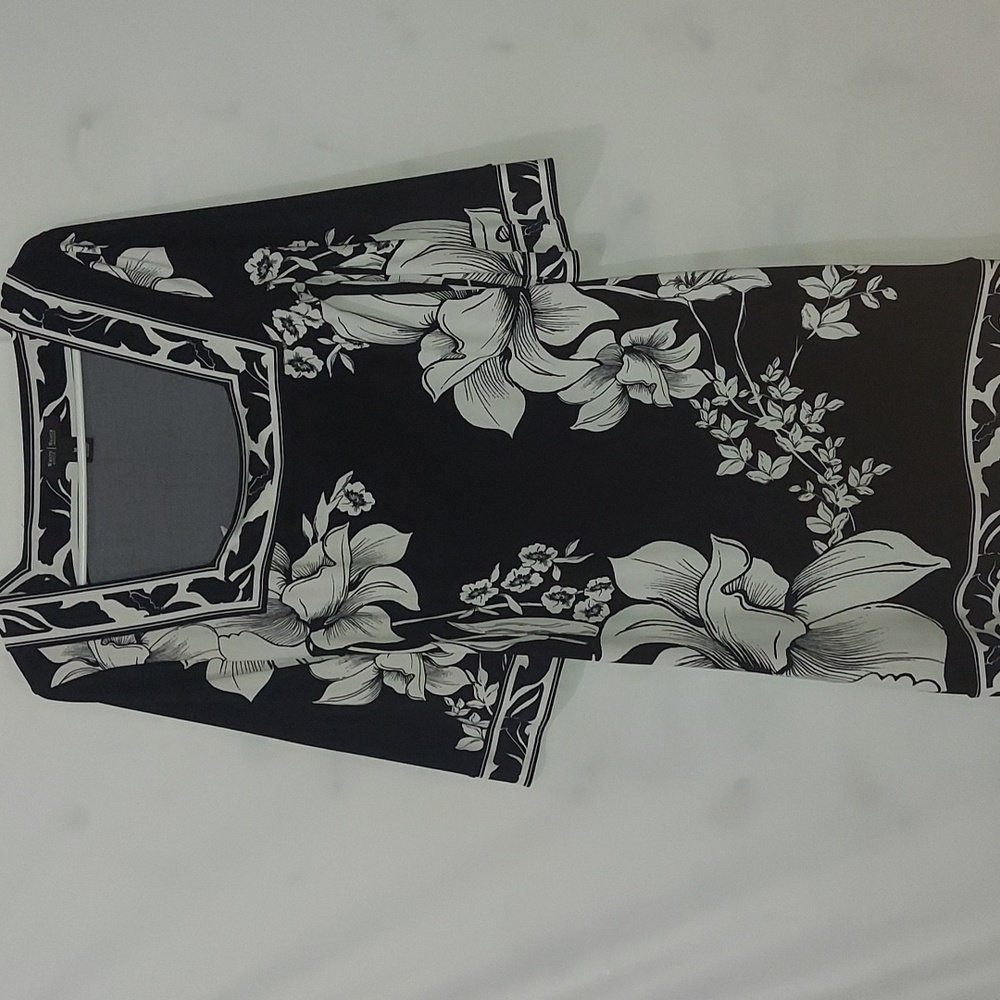 White House Black Market sz medium black and white dress